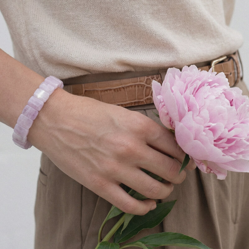 Браслет из кунцита